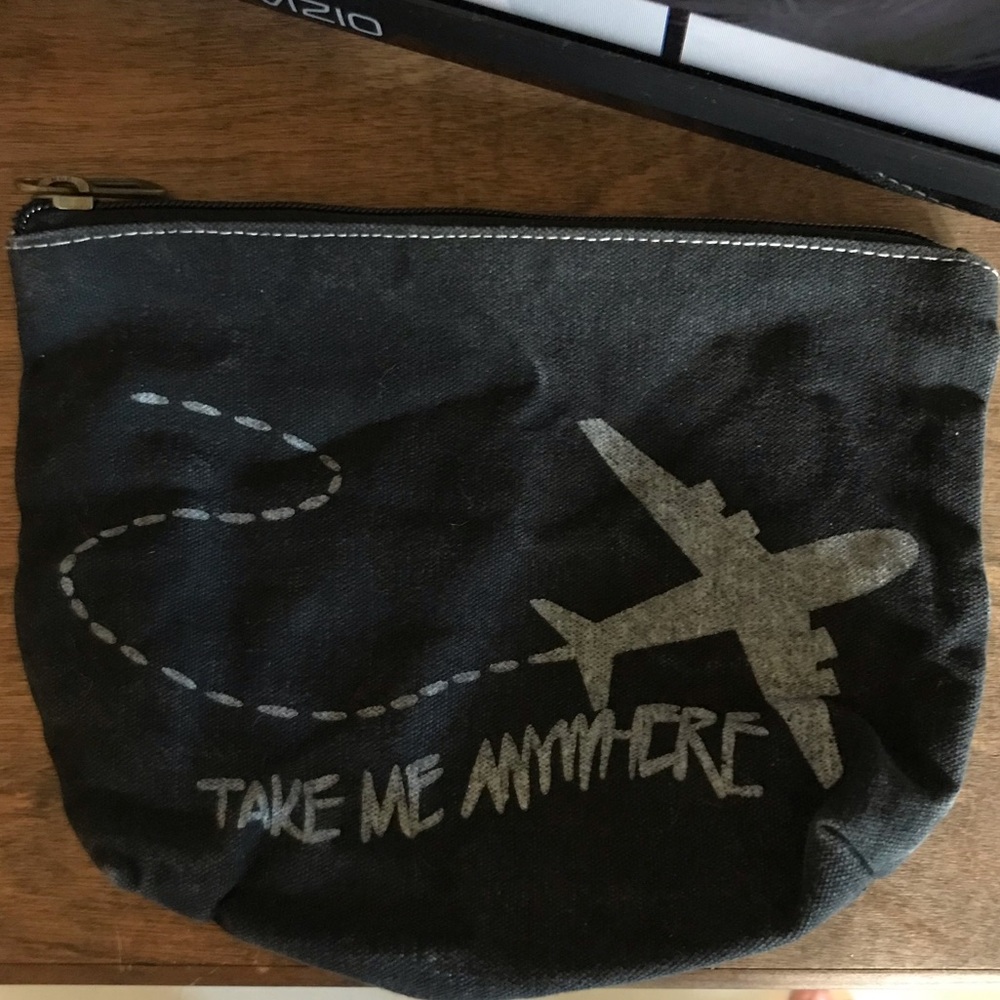 Cosmetic pouch
